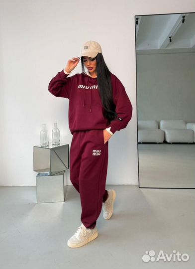 Спортивный костюм женский