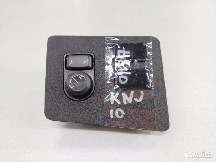 Блок управления зеркалами Nissan Dualis KNJ10