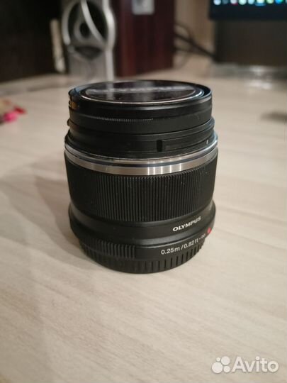 Объектив Olympus 25 mm f1.8
