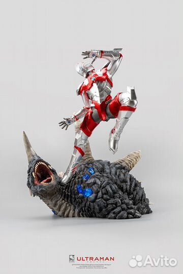 Ultraman vs Black King