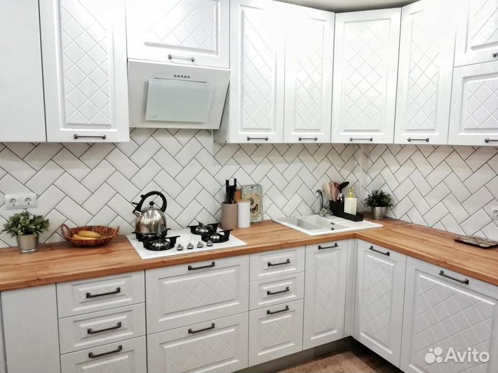 Кухня белая стильная Самуэль