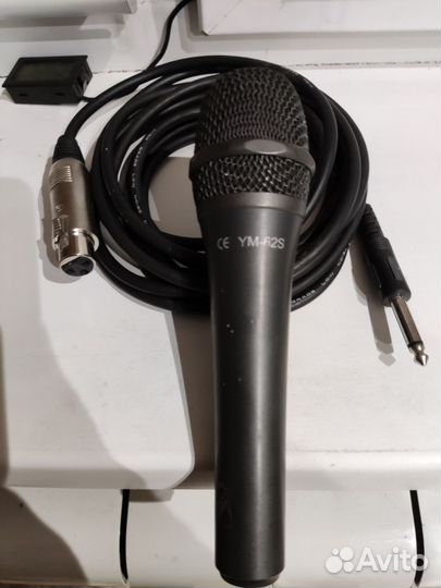 Студийный конденсаторный микрофон yamaha