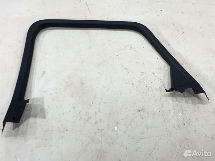 Обшивка рамки двери задней правой Audi Q3 8U