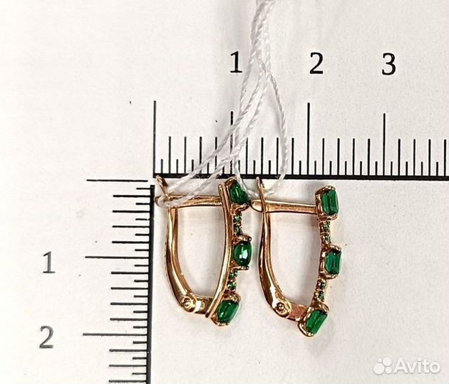 Золотые серьги с камнем