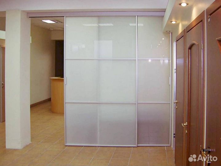 Раздвижная перегородка с матовым стеклом