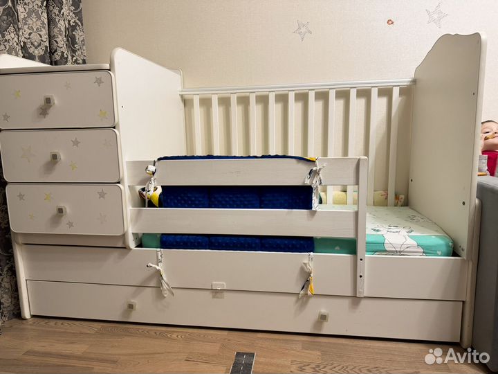 Детская кроватка