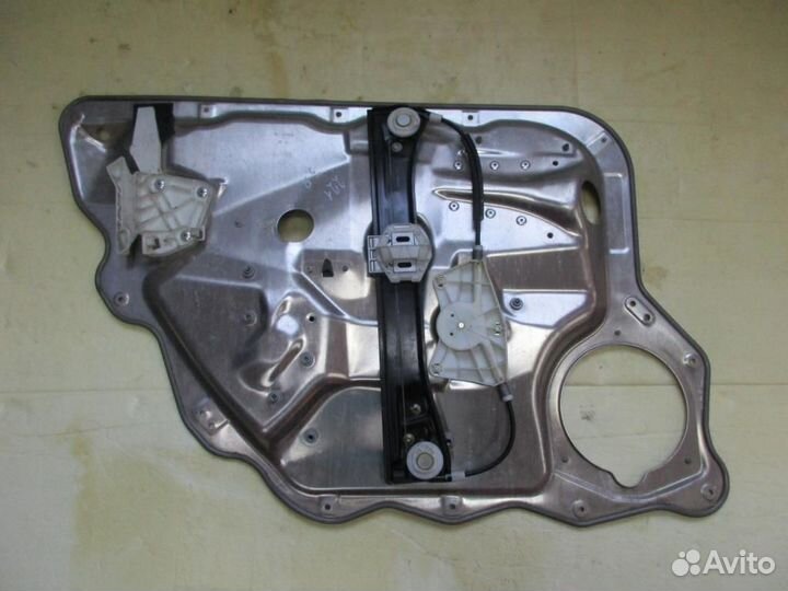 Стеклоподъемник задний правый w221 S-class 273