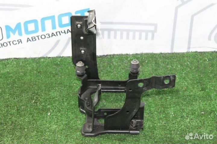 Кронштейн гидроусилителя Volvo V50 Ii MW