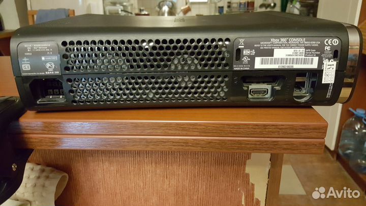Продам игровую приставку Xbox 360
