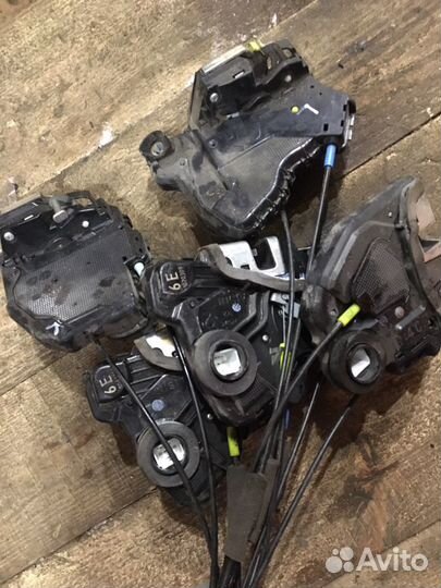 Замок дверной Toyota Camry 40