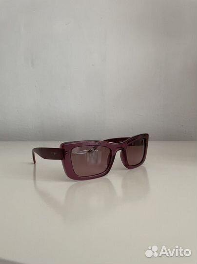 Солнцезащитные очки vogue