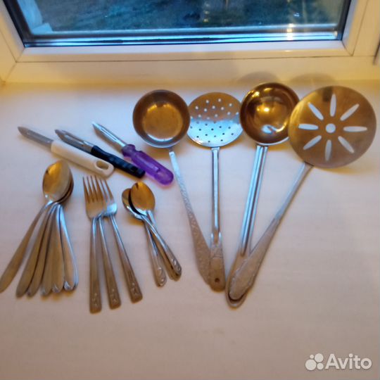 Ложки,вилки,кухонная утварь разная