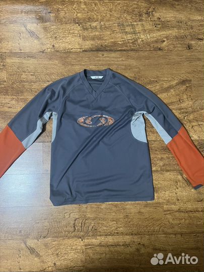 Винтажный лонгслив Salomon