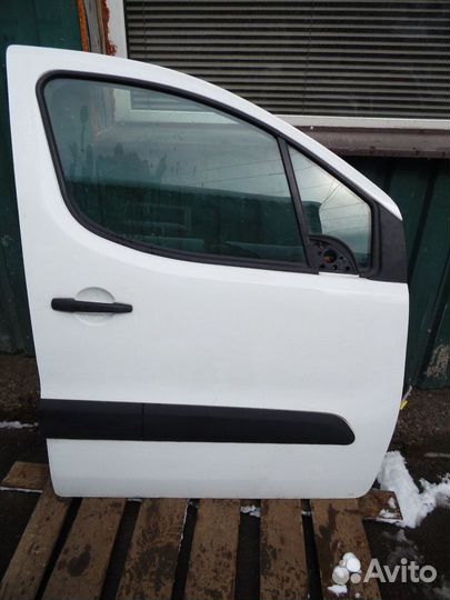 Дверь передняя правая Ситроен Берлинго Б9 белая