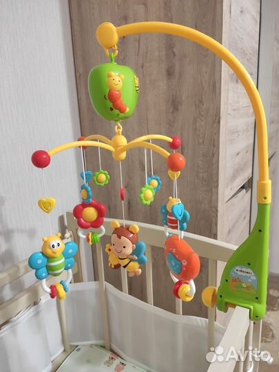 Мобиль на кроватку Жирафики