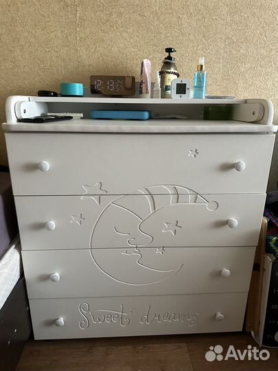 Детская кроватка с матрасиком и пеленальный комод