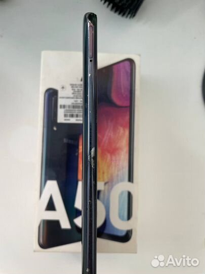 Samsung Galaxy A50, 4/64 ГБ