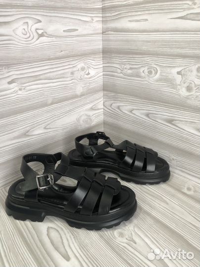 Сандали для девочки