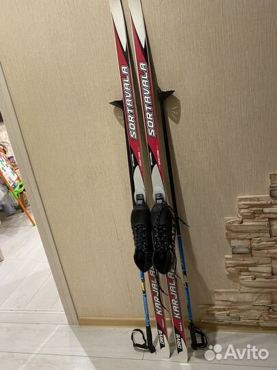 Беговые лыжи + ботинки и палки