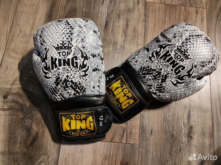 Боксерские перчатки