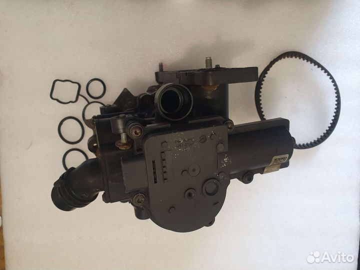 Термостат в сборе с помпой