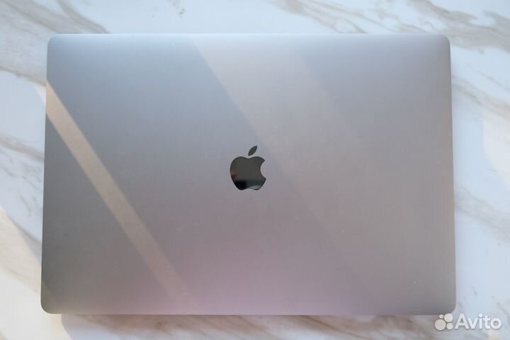 MacBook Pro 16, 2019, i7, 16GB, 512GB SSD
