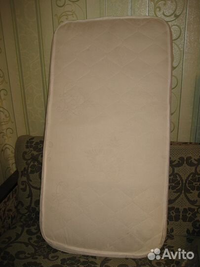 Продам кроватку с матрасом