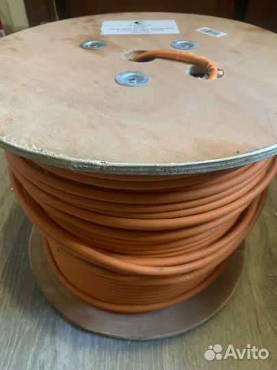 Интернетный кабель