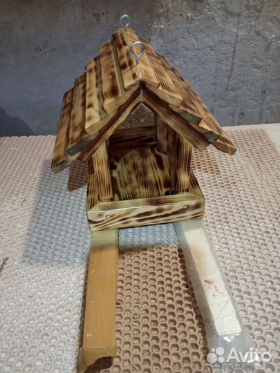 Кормушка для птиц из дерева