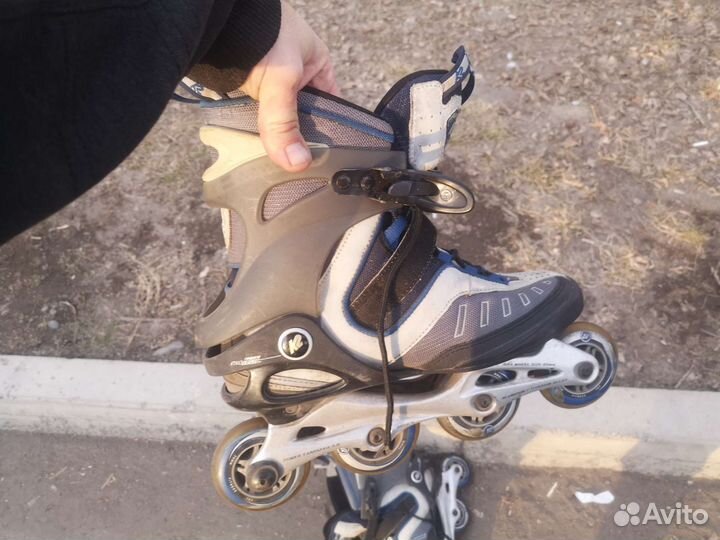 Роликовые коньки