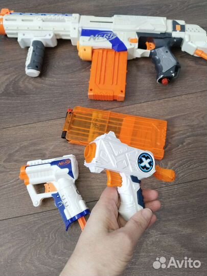 Nerf бластер. Комплект из 3-х игрушек