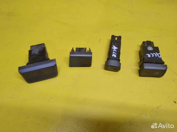 Кнопки центральной консоли Хендай Акцент