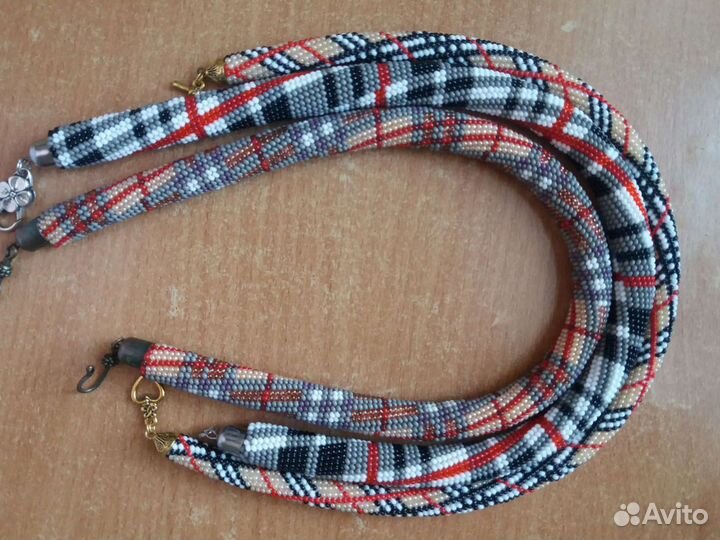 Украшения на шею