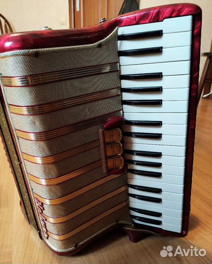 Аккордеон Hohner Concerto II