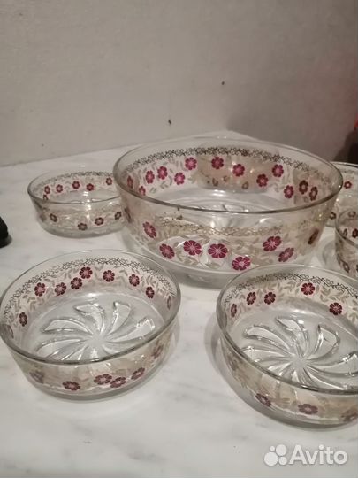 Набор столовой посуды, салатницы