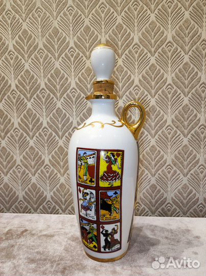 Фарфоровый штоф с крышкой.Конец хх века. Италия