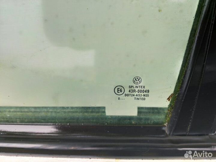 Стекло дверное заднее левое Volkswagen Golf 4 1J