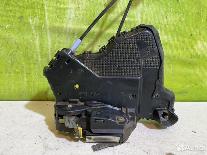 Замок двери передней левой Toyota Corolla E150