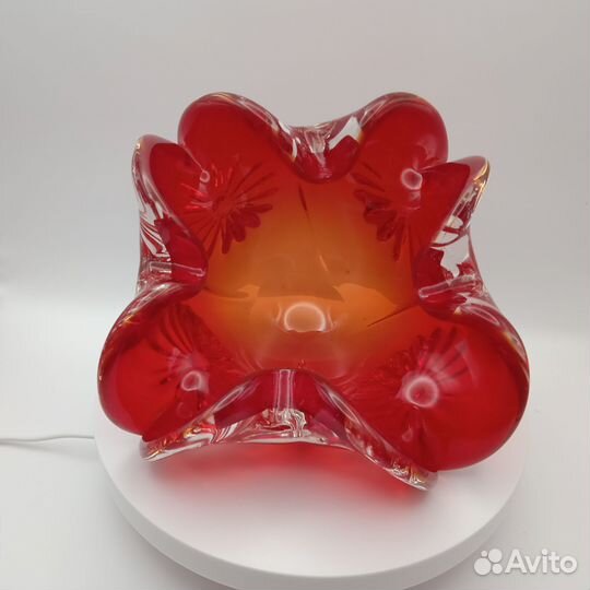 Ваза конфетница / пепельница красное гутное стекло