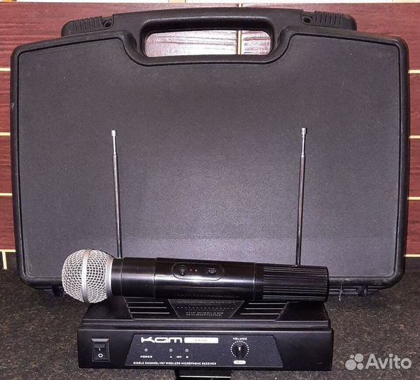 Микрофон вокальный KAM радио KWM-6 Pro в Кейсе 9V