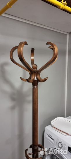 Вешалка для одежды напольная деревянная