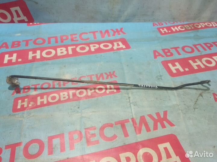 Упор капота Форд Фокус 2