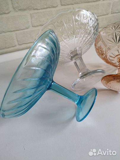 Ваза для фруктов на ножке цветное стекло СССР