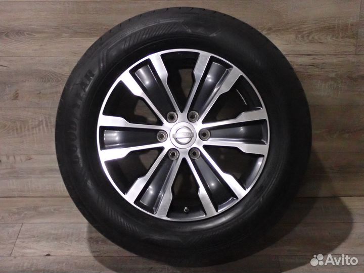 Комплект оригинальных колес R20 Nissan Titan