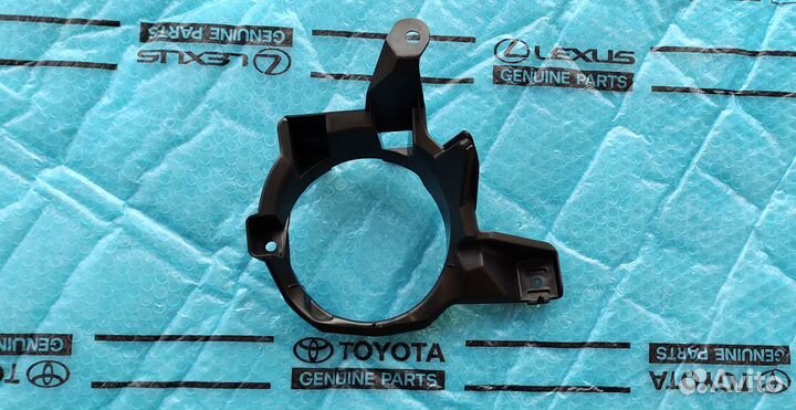 Крепление противотуманки Рав 4 -4 правое 13-15