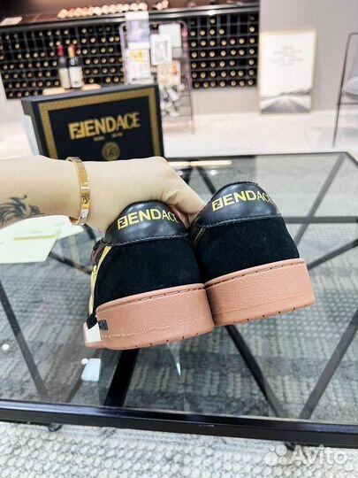 Кроссовки мужские fendi