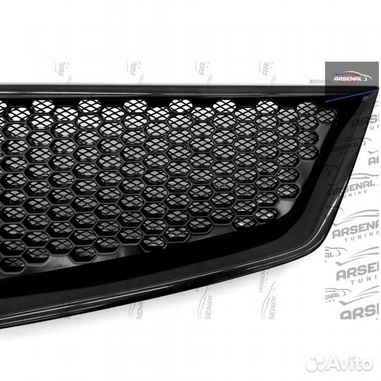 Маска (решетка радиатора) 