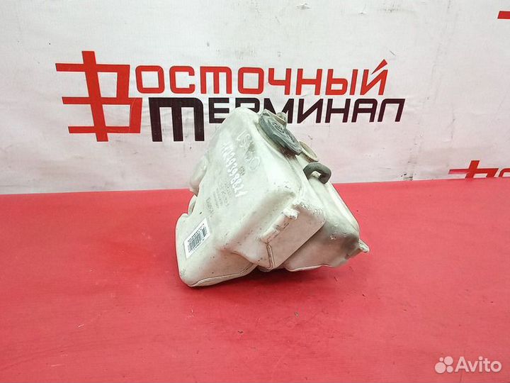 Бачок омывателя toyota crown 2LTE