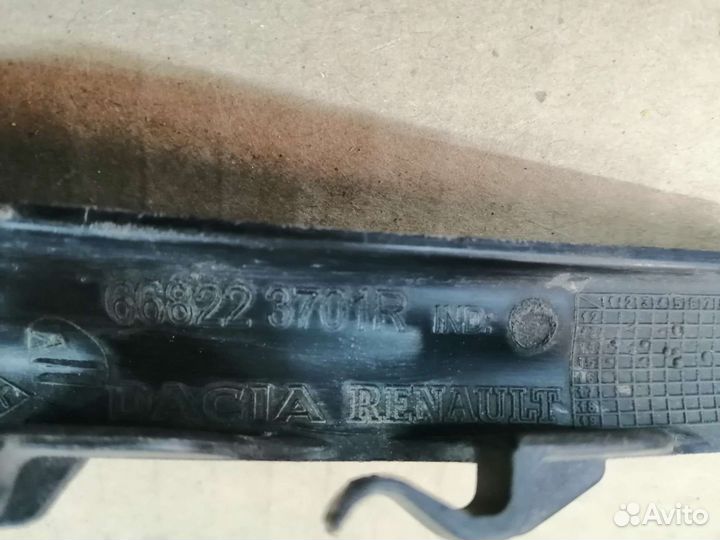 Накладка лобового стекла Рено Логан 2