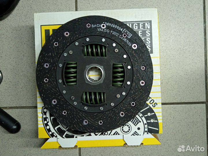 Диск сцепления BMW E34 номер 323024810